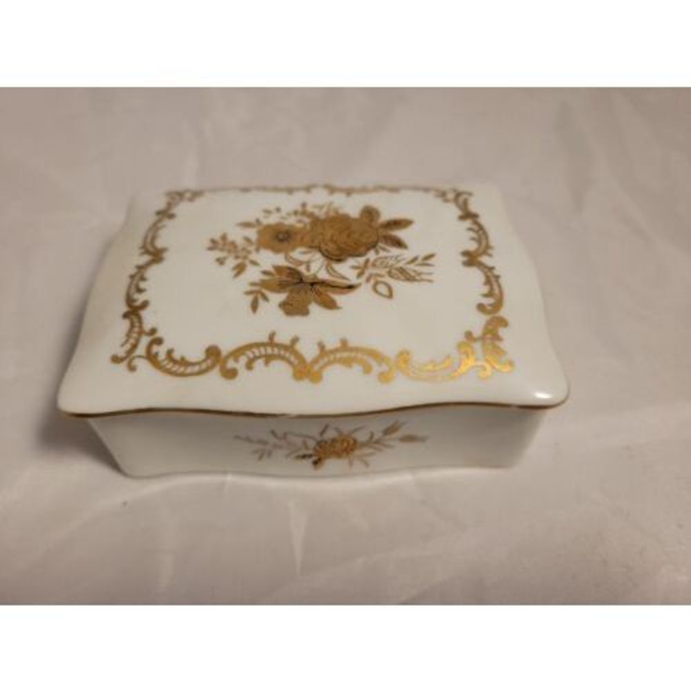 Lefton Porcelain Trinket Box‎ With Gold Leaf Flowers  Pattern 923 with Markings